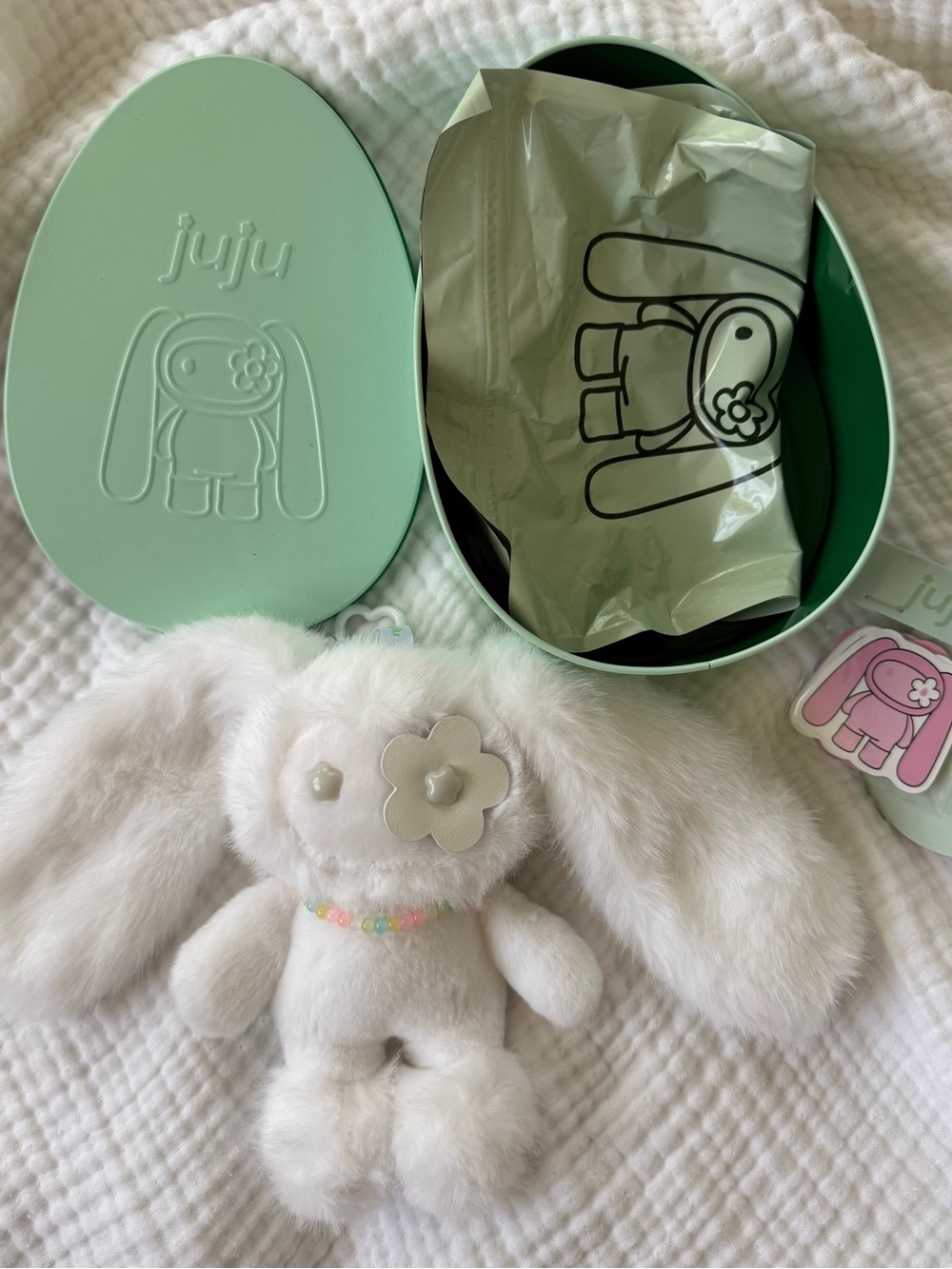 CJ Hendry RARE Juju White Easter Plush with Pastel Bead Necklace NEW secret